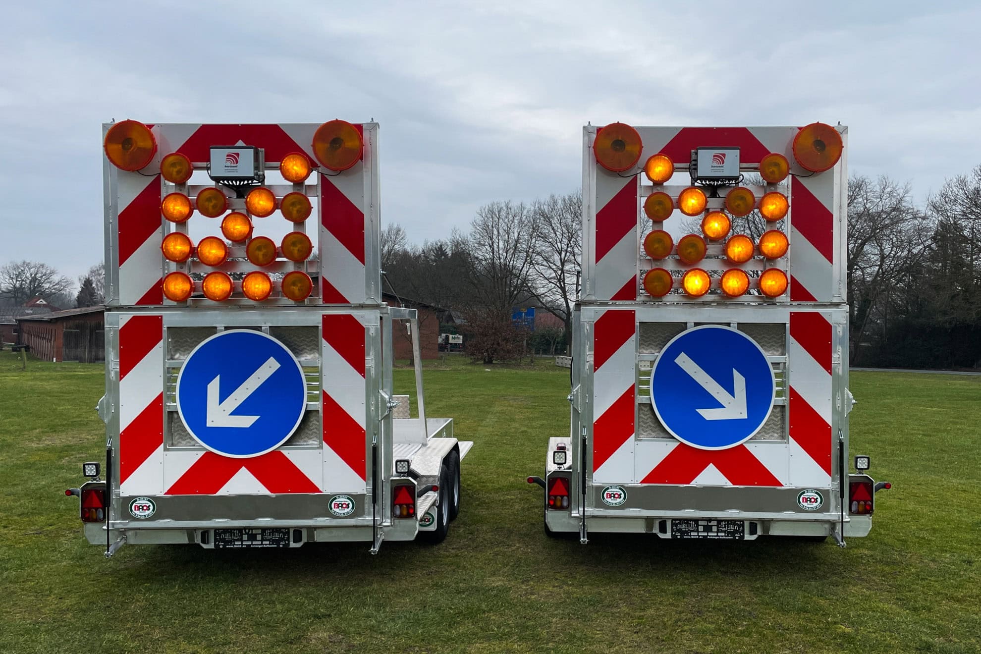 Anhänger mit Warntafelaufbau (7 von 20)