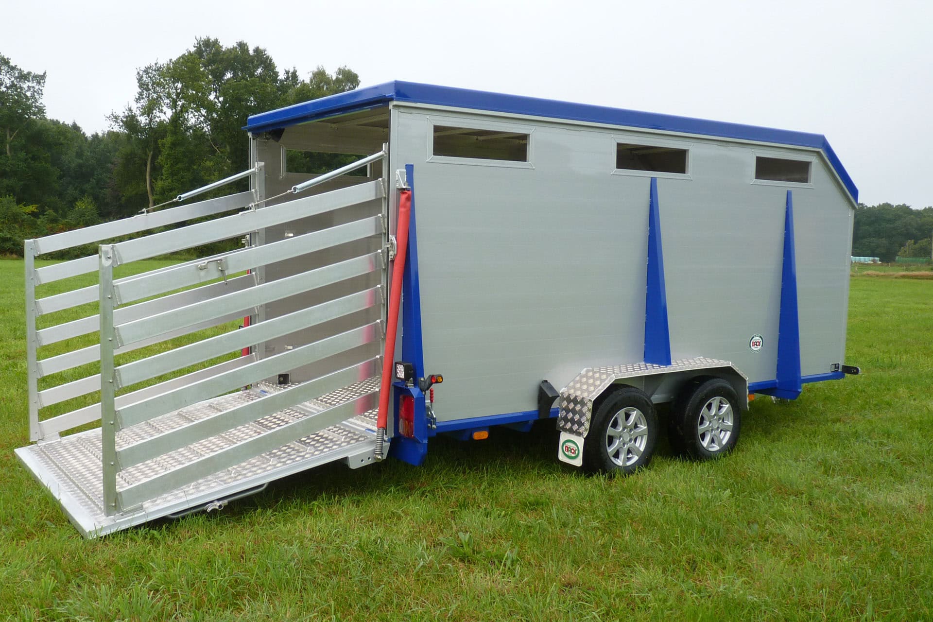 BAOS BVAD Serie Rinderanhänger festes Dach (15 von 54)