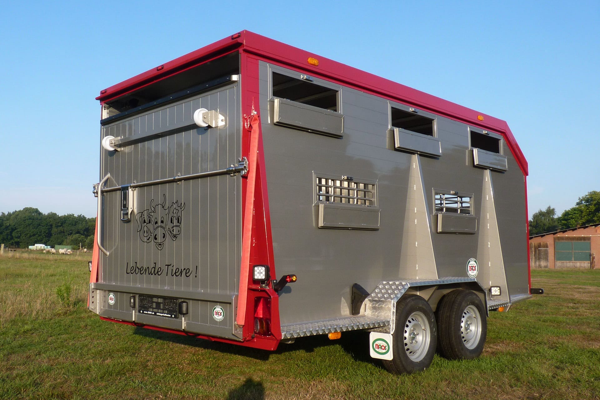 BAOS BVAD Serie Rinderanhänger festes Dach (21 von 54)