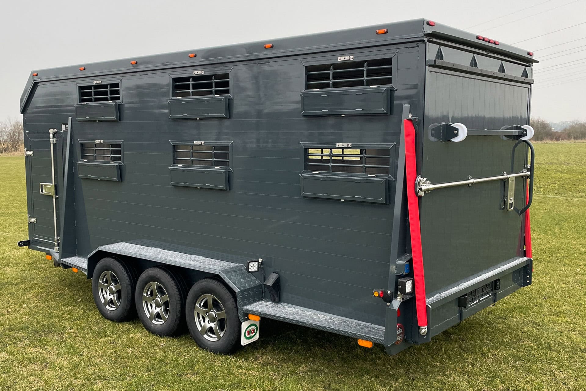 BAOS BVAD Serie Rinderanhänger festes Dach (49 von 54)